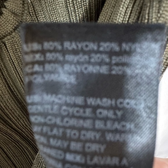 LADIES DEEP DARK GREEN SLEEVELESS TOP WITH A METAL NECKLINE - Picture 2 of 2